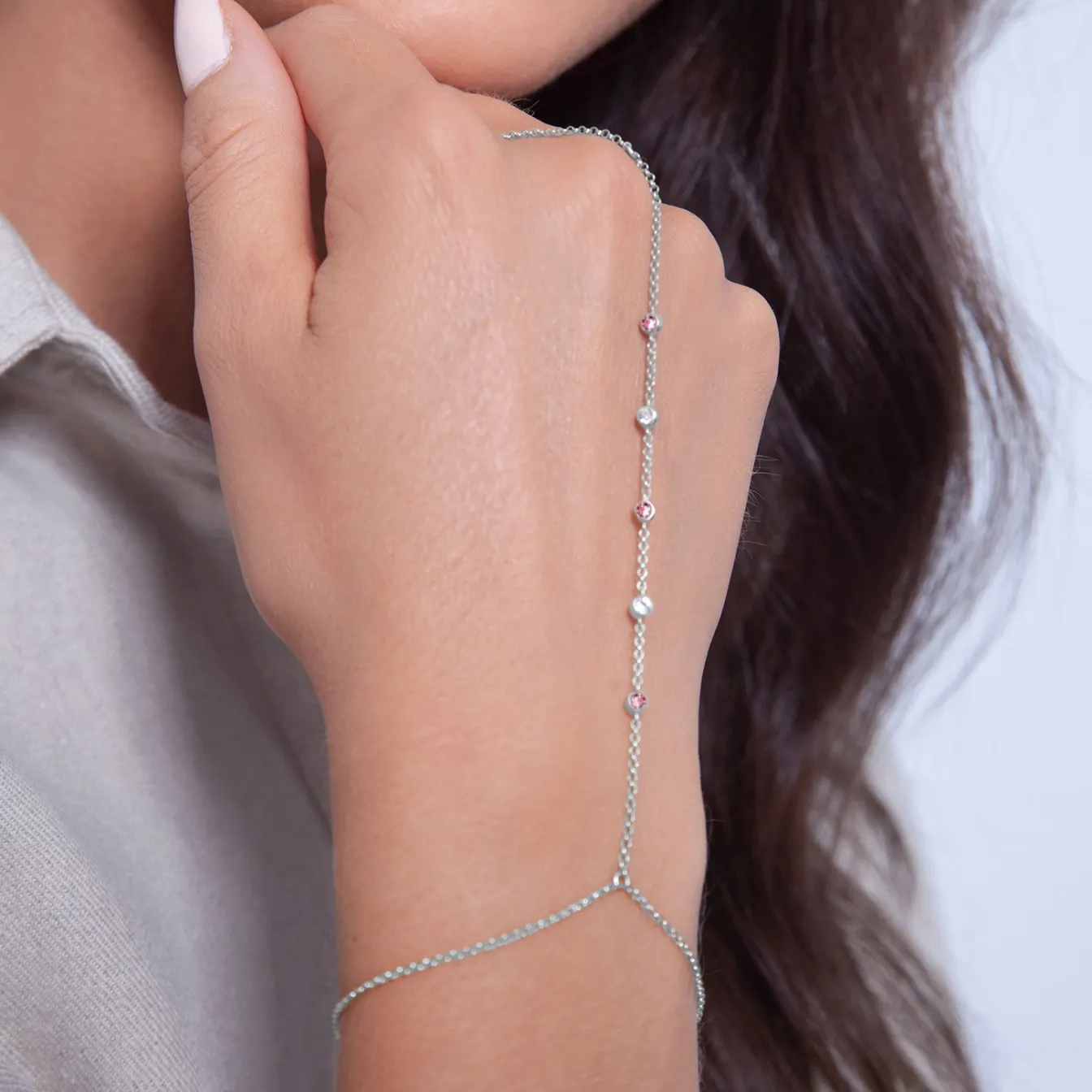 Elli "Armband Handchain | Kristalle (Grün)< Armbänder|Vergoldet