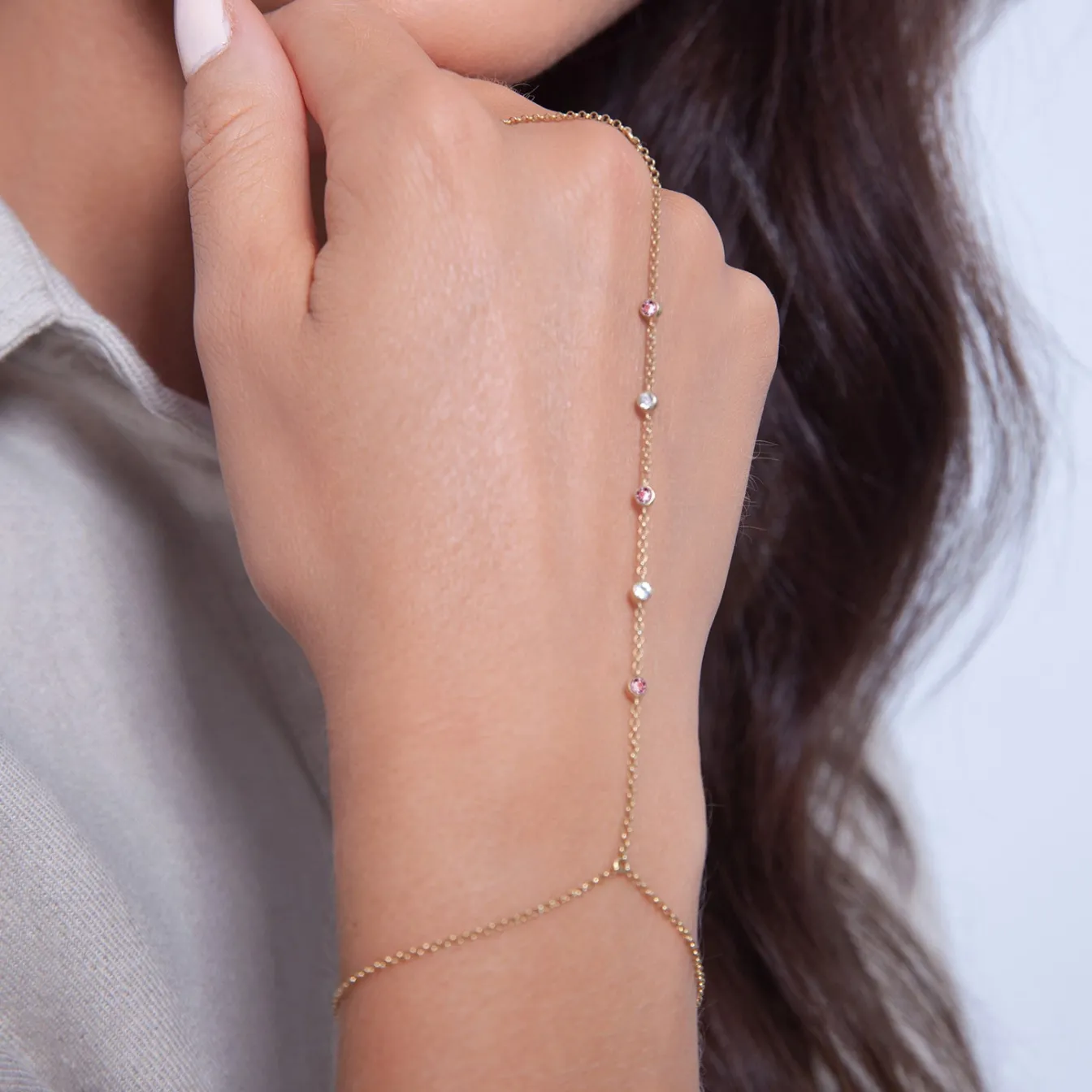 Elli "Armband Handchain | Kristalle (Grün)< Armbänder|Vergoldet